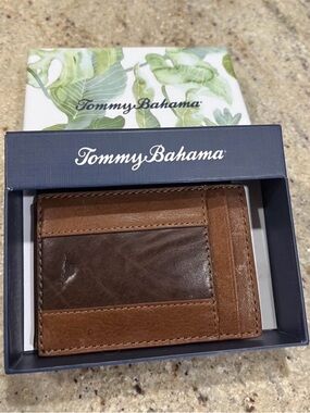 Tommy Bahama Two-Tone Brown Leather Card & Key Sleeve